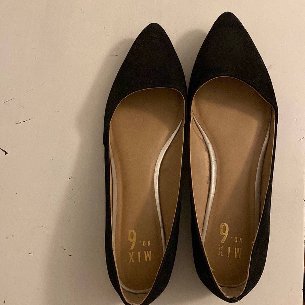 Black pointed flats, size 7.5